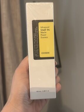 COSRX Advanced Snail 96 Mucin Power Essence - White & Yellow